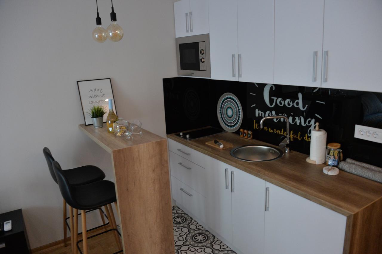 Apartment Pleasure Novi Sad Exterior foto