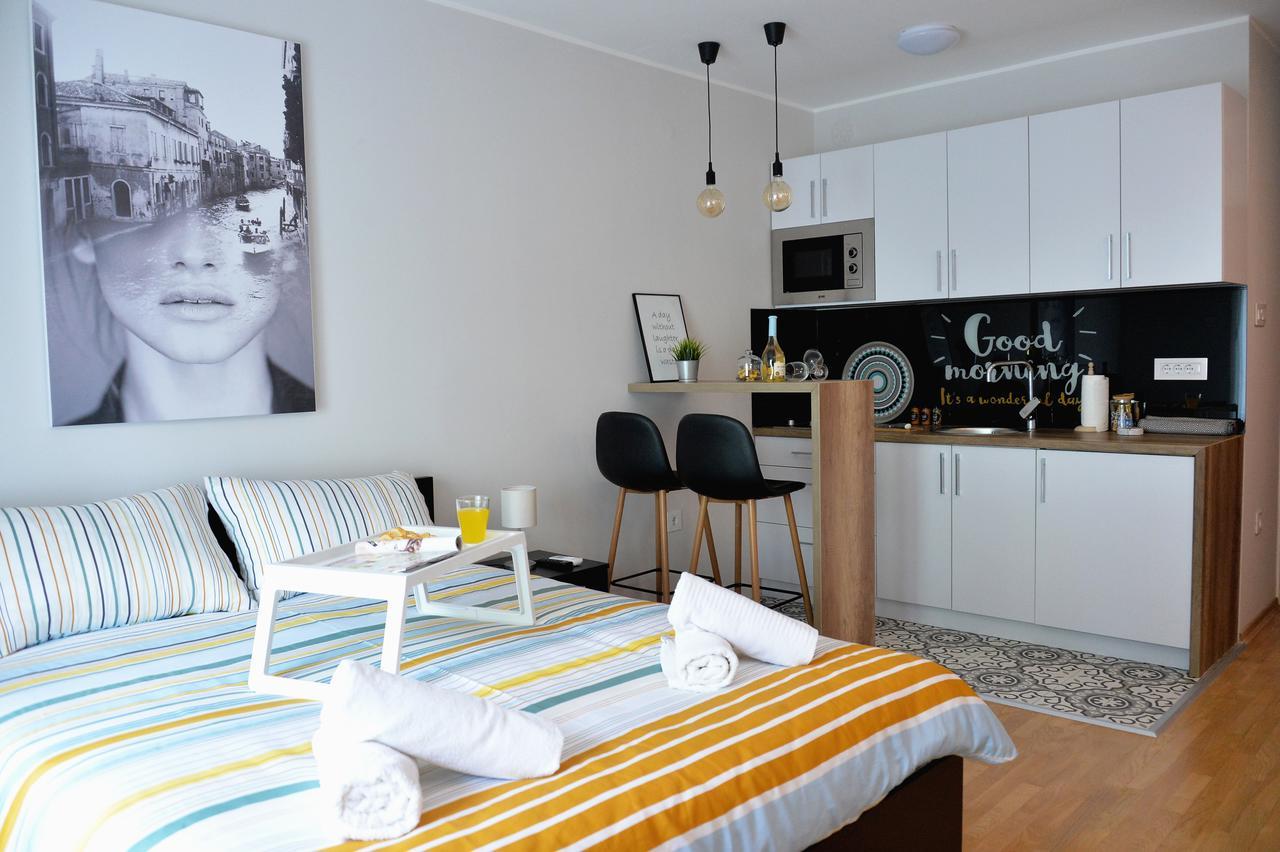 Apartment Pleasure Novi Sad Exterior foto